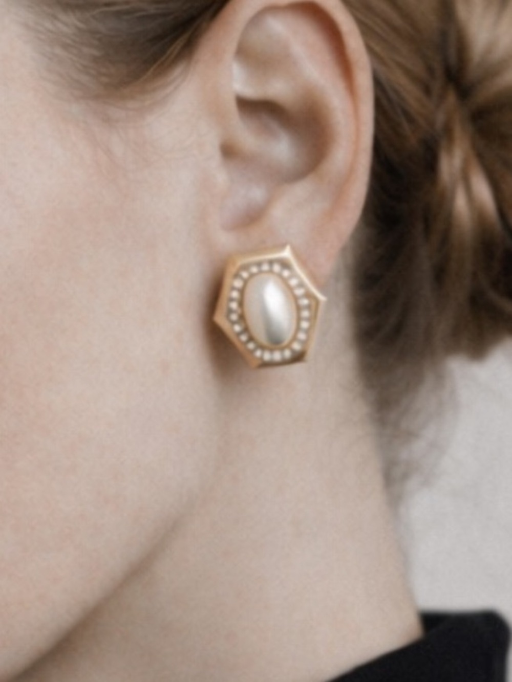 VENDÔME Faux Pearl Rhinestone Halo Clip Earrings Vintage
